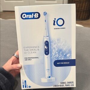 Oral-B iO Rechargeable Toothbrush - White